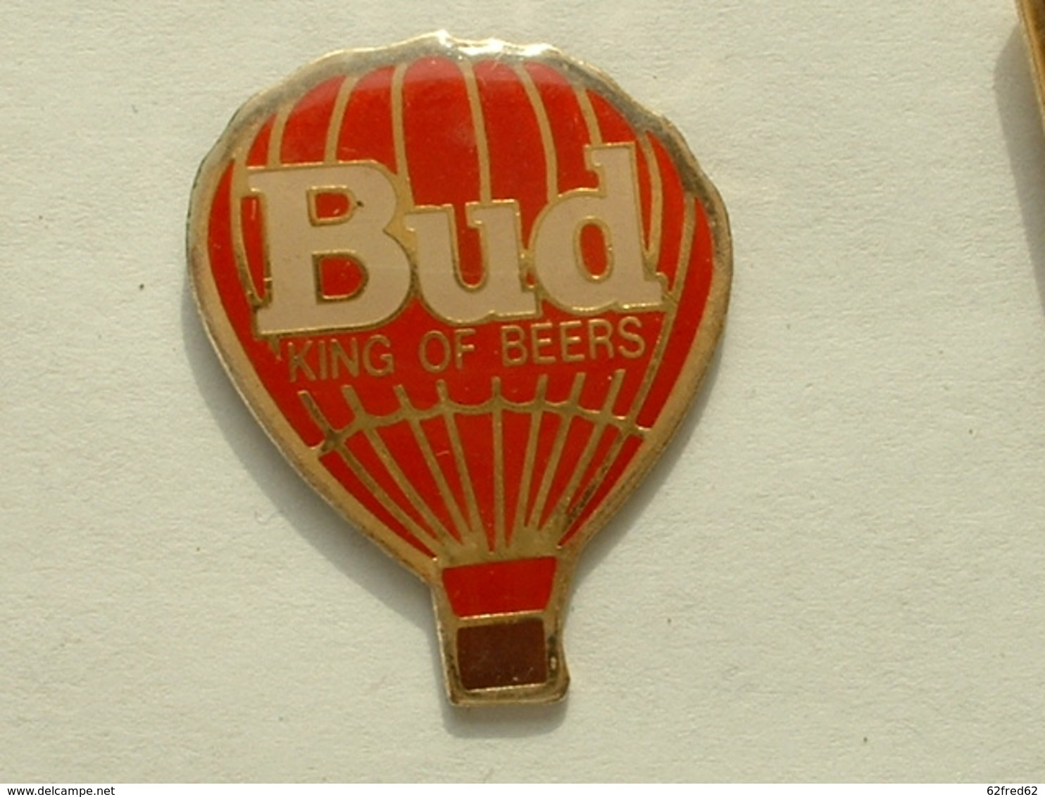 Pin's MONTGOLFIERE - BUD - KING OF BEERS - BUDWEISER - Montgolfières