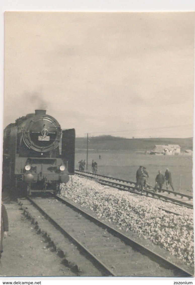 STEAM LOCOMOTIVE VAPEUR TRAIN  RAILWAY RAILROAD ,Men Railway Workers - YUGOSLAVIA - Original Vintage Damaged Photo - Treni