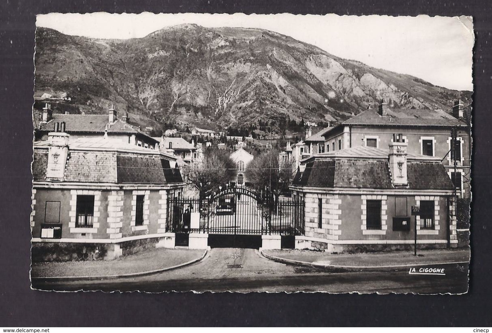 CPSM 38 - LA TRONCHE - Hôpital Militaire - Le Rachais - TB PLAN Entrée Etablissement De Santé  1956 - La Tronche