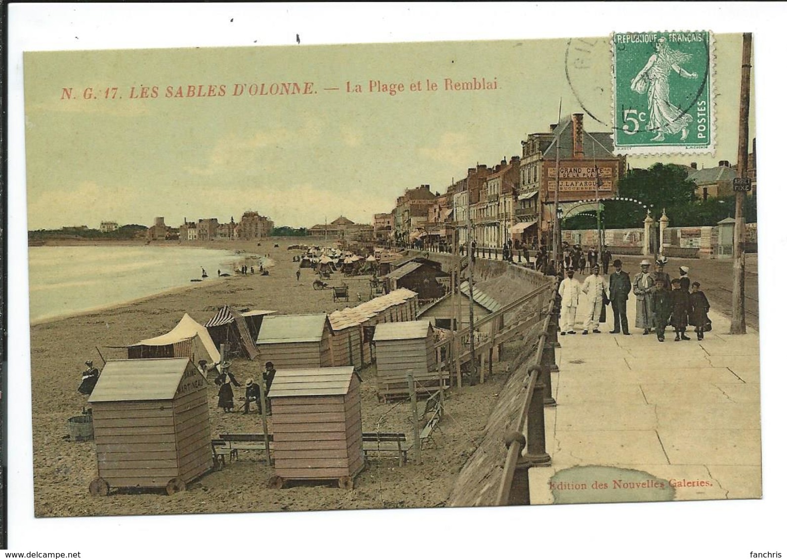 Les Sables D'Olonne-La Plage Et Le Remblai - Sables D'Olonne