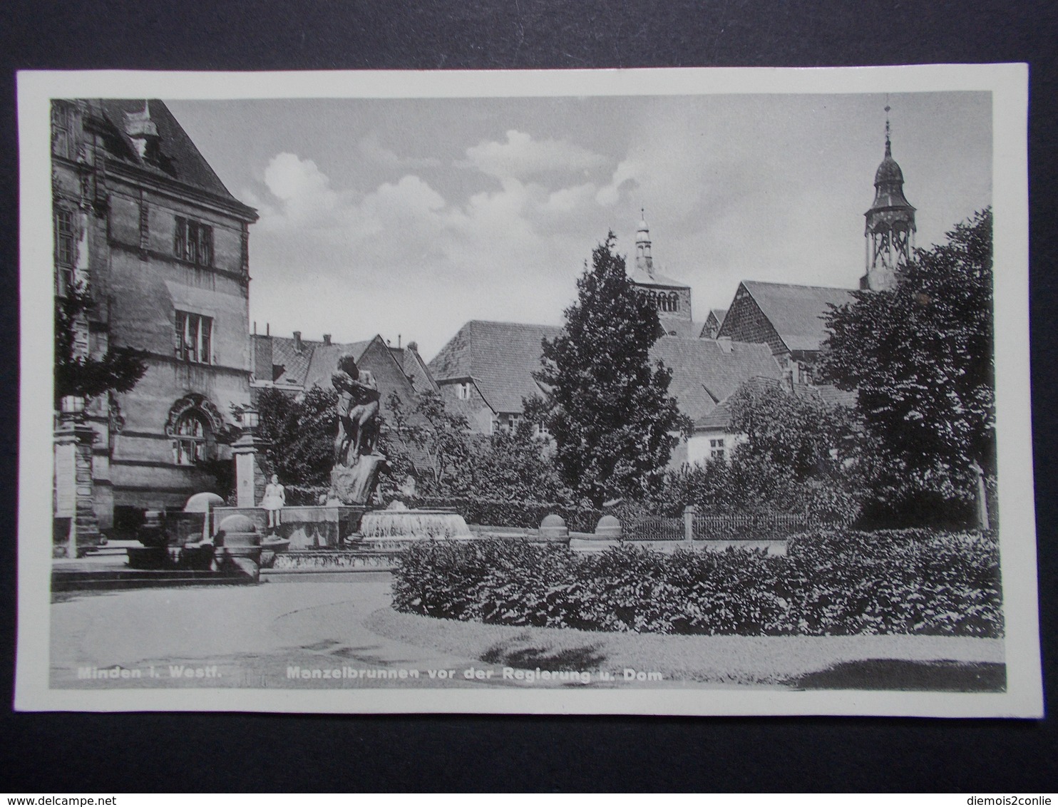 Carte Postale - ALLEMAGNE - Minden I. Westf.Manzelbrunnen Vor Der Regierung U. Dom (2786) - Minden