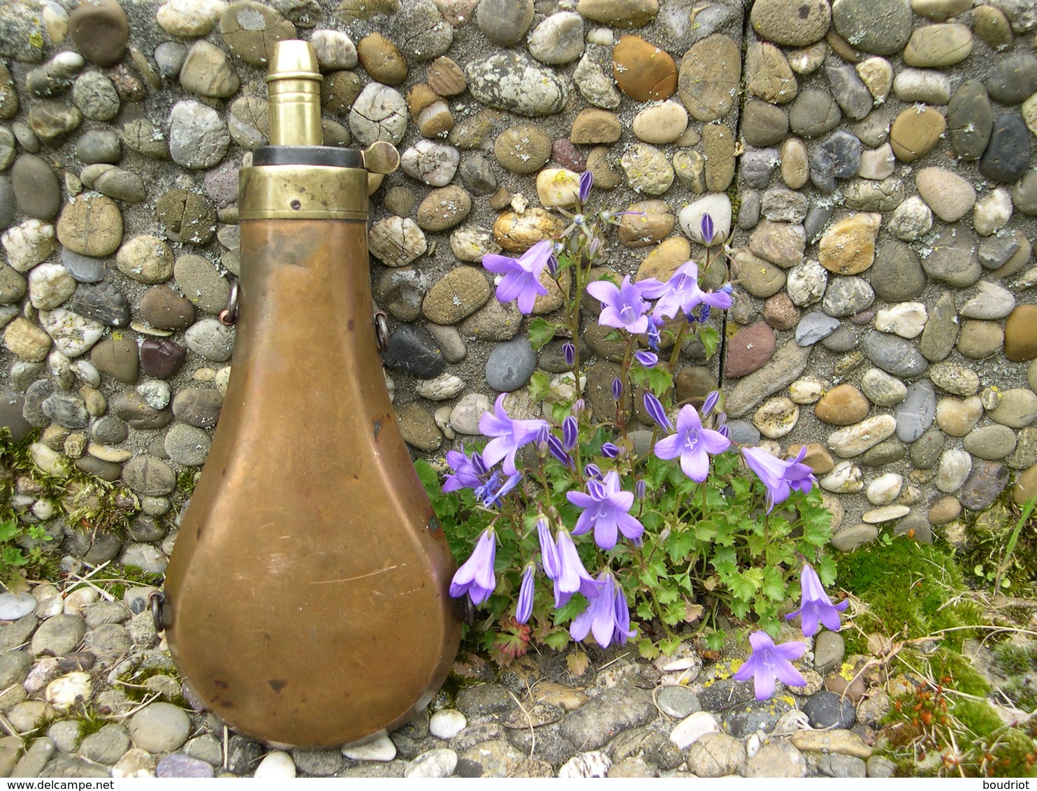 Poire a poudre en cuivre