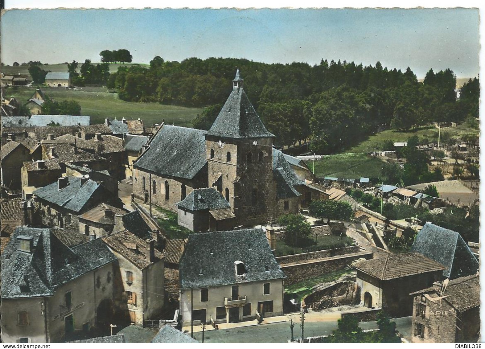 ///   MARCOLES   (  CANTAL )  LE QUARTIER DE L 'EGLISE - Autres & Non Classés