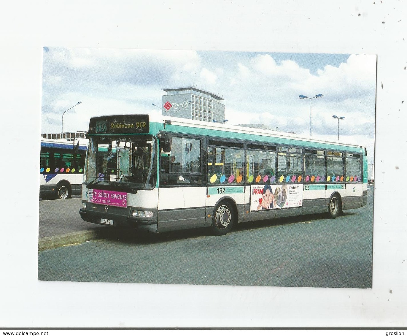 RUNGIS (94) 02 L'AUTOBUS AGORA S N° 2726 DE LA RATP STATIONNE AU TERMINUS DU MARCHE D'INTERET NATIONAL MAI 2005 - Rungis