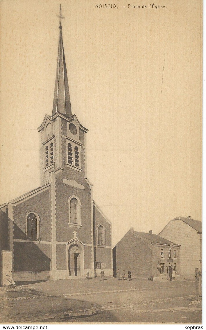 NOISEUX : Place De L'Eglise - CPA PEU COURANTE - Somme-Leuze