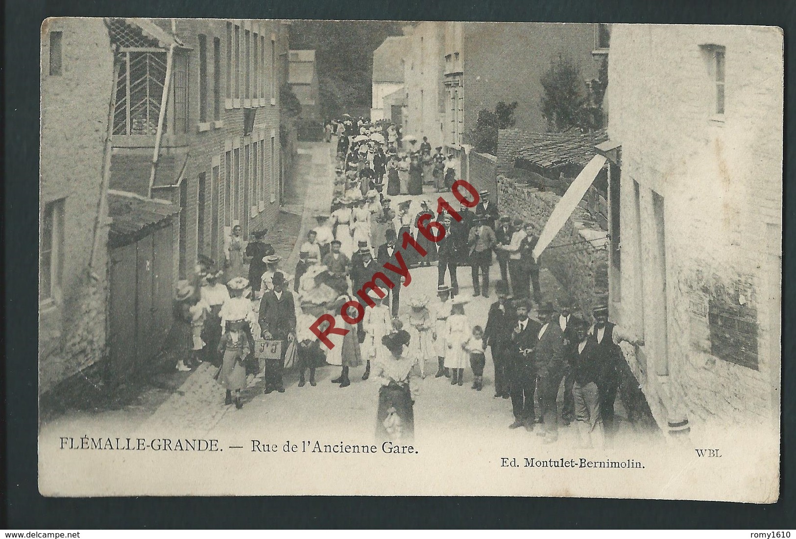 Flémalle-Grande - Rue De L'Ancienne Gare. Superbe Carte Très Animée - Flémalle