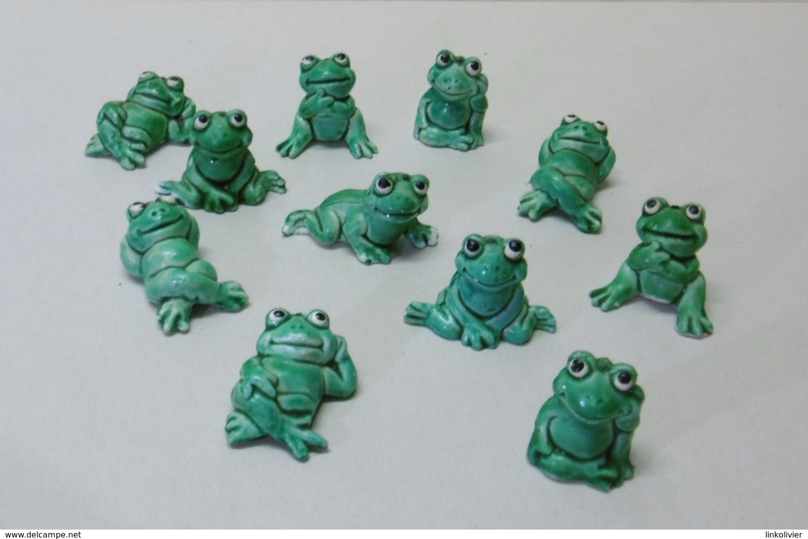 11 Miniatures De GRENOUILLES En Plastique - Bibelot Animaux Grenouille - Dieren