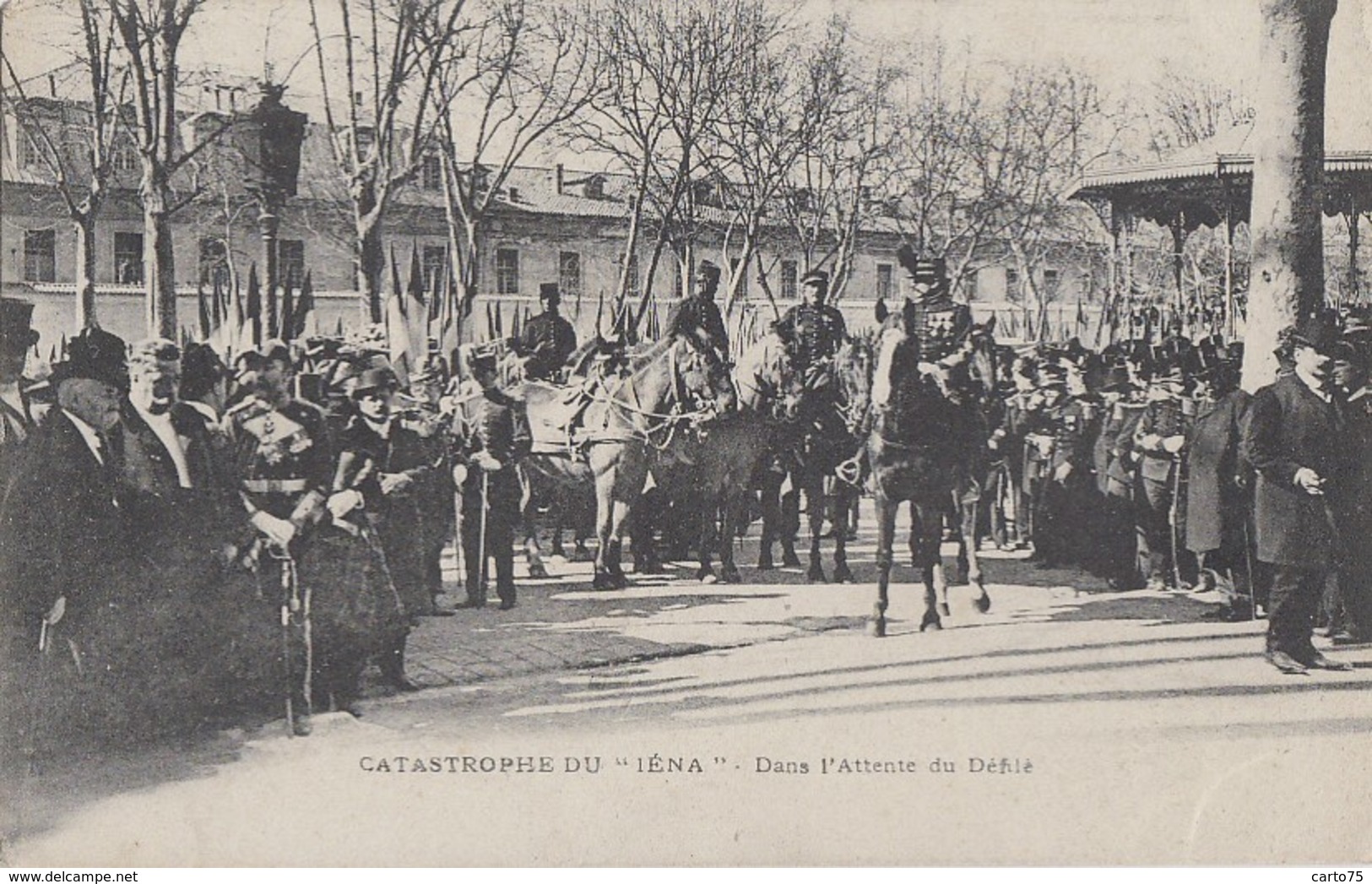 Evènements - Explosion Navire Cuirassé Iéna - Militaria - Attente Du Défilé - Catastrophes