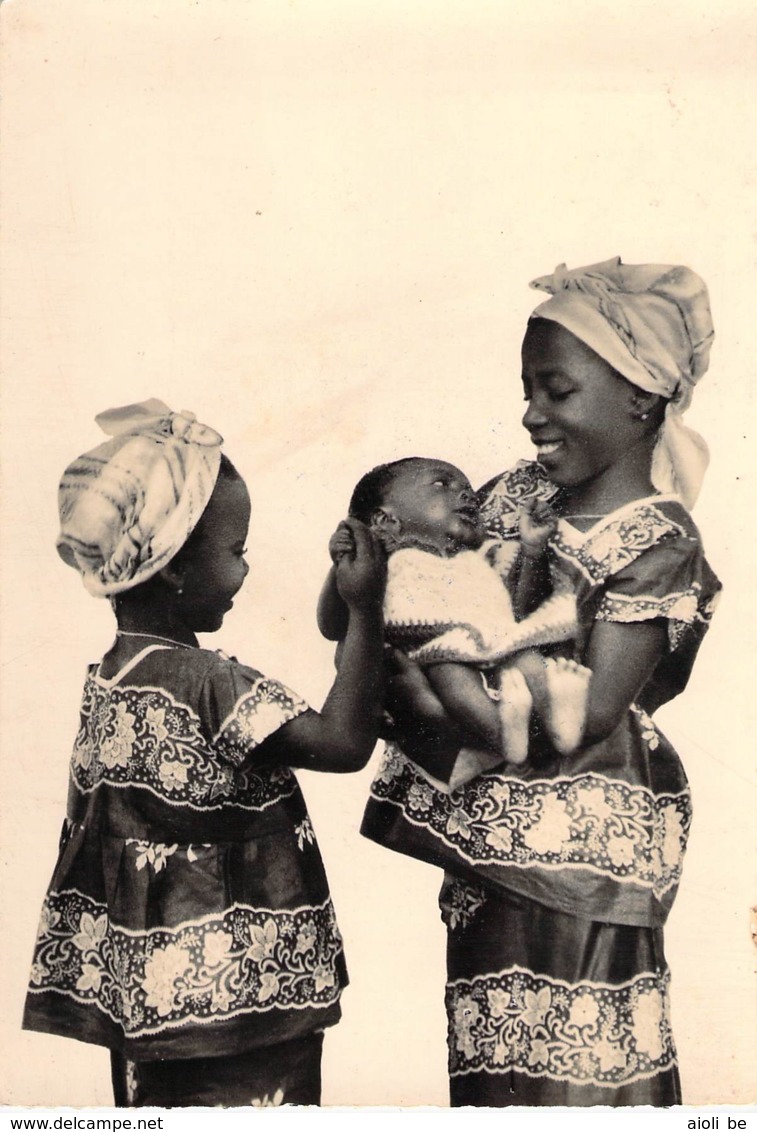 Cote D'Ivoire - Petites Mamans De Demain. - Soers Missionaires De N.D. Des Apotres -Vénissieux.(Rhône) - Côte-d'Ivoire