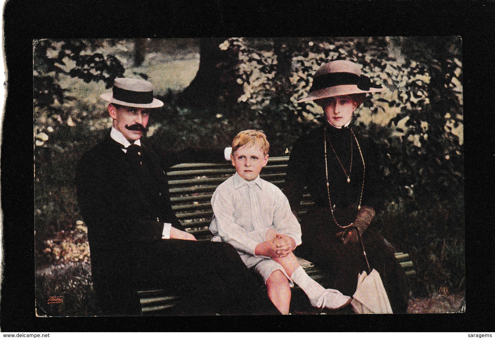 Norway-King, Queen And Olav Sitting On Park Bench 1911 - Antique Postcard - Norvège