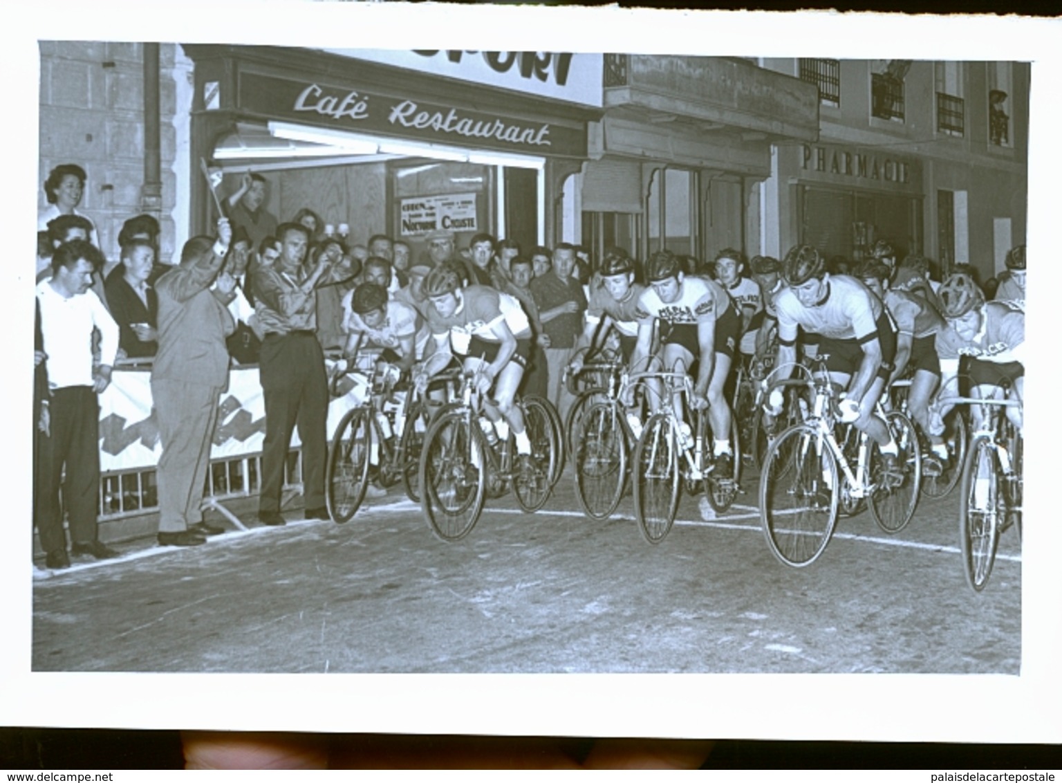 CREON    ET SES ENVIRONS   CYCLISTE COURSE           PHOTO ANNEES 60 /  70 /80 - Autres & Non Classés