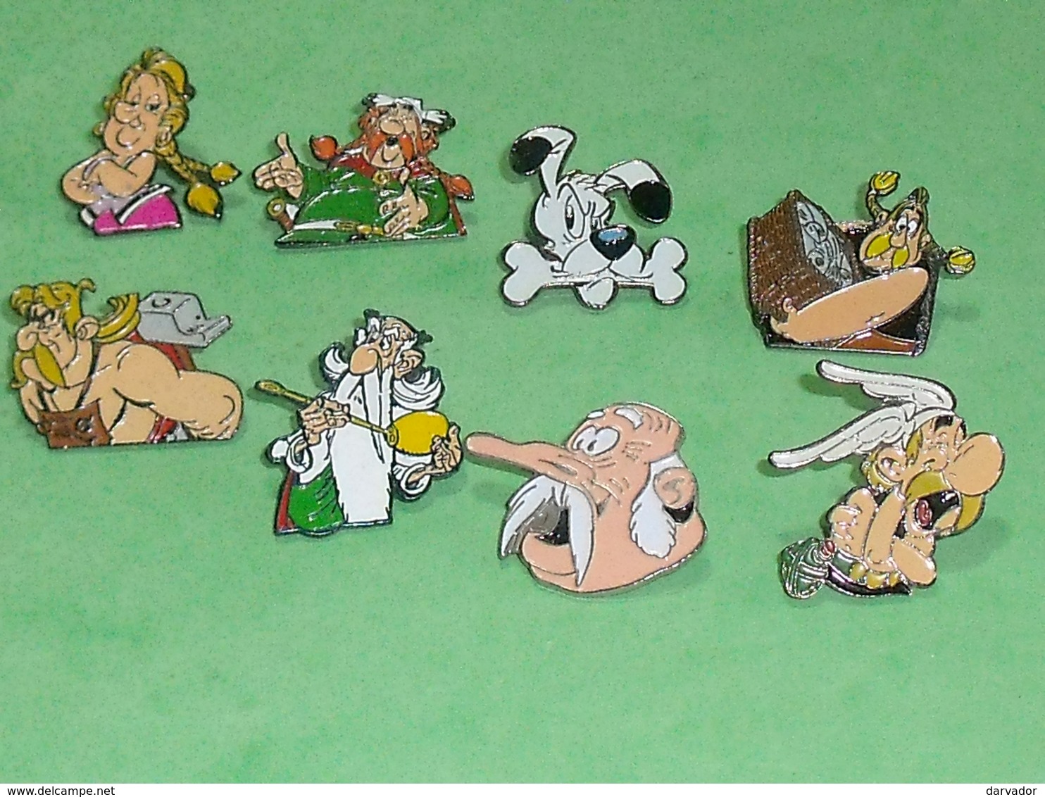 TB2D / Lots De 8 Pin's Thème Astérix - Lots