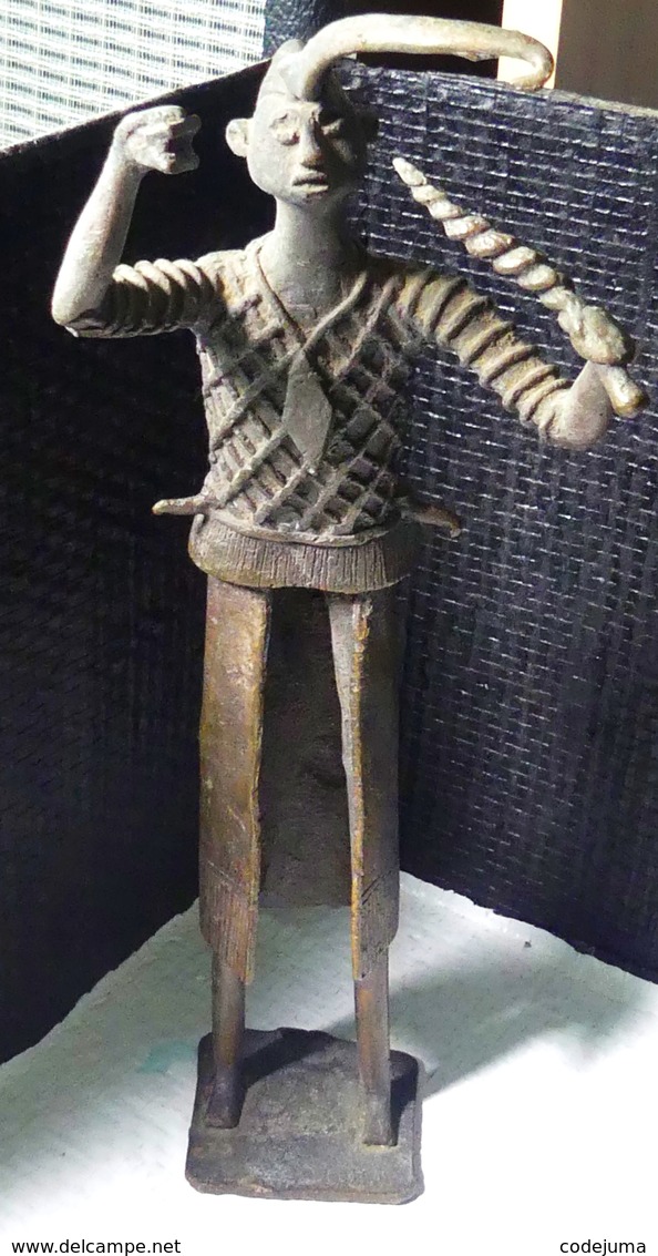 Grande Statuette Bronze Africain "guerrier" - Afrikaanse Kunst