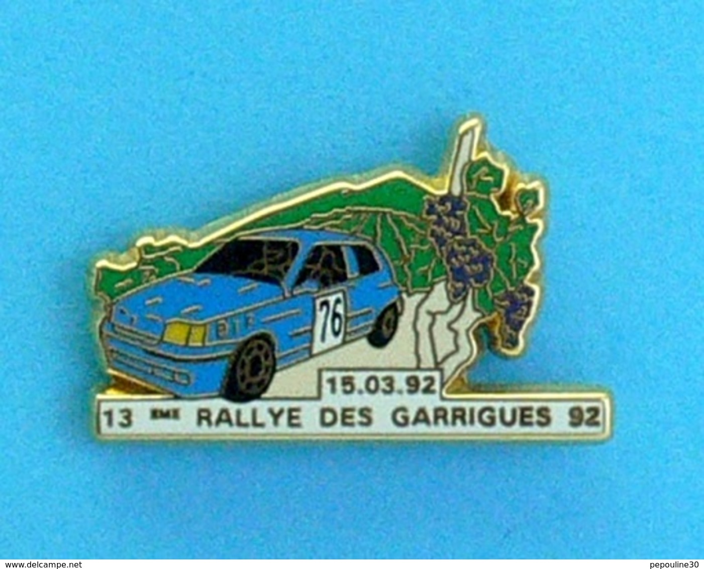 1 PIN'S  //  ** 13 ème  RALLYE DES GARRIGUES '92 / 15.03.92 ** . (G.J.P  C.R.T Arthus Bertrand Paris) - Rallye