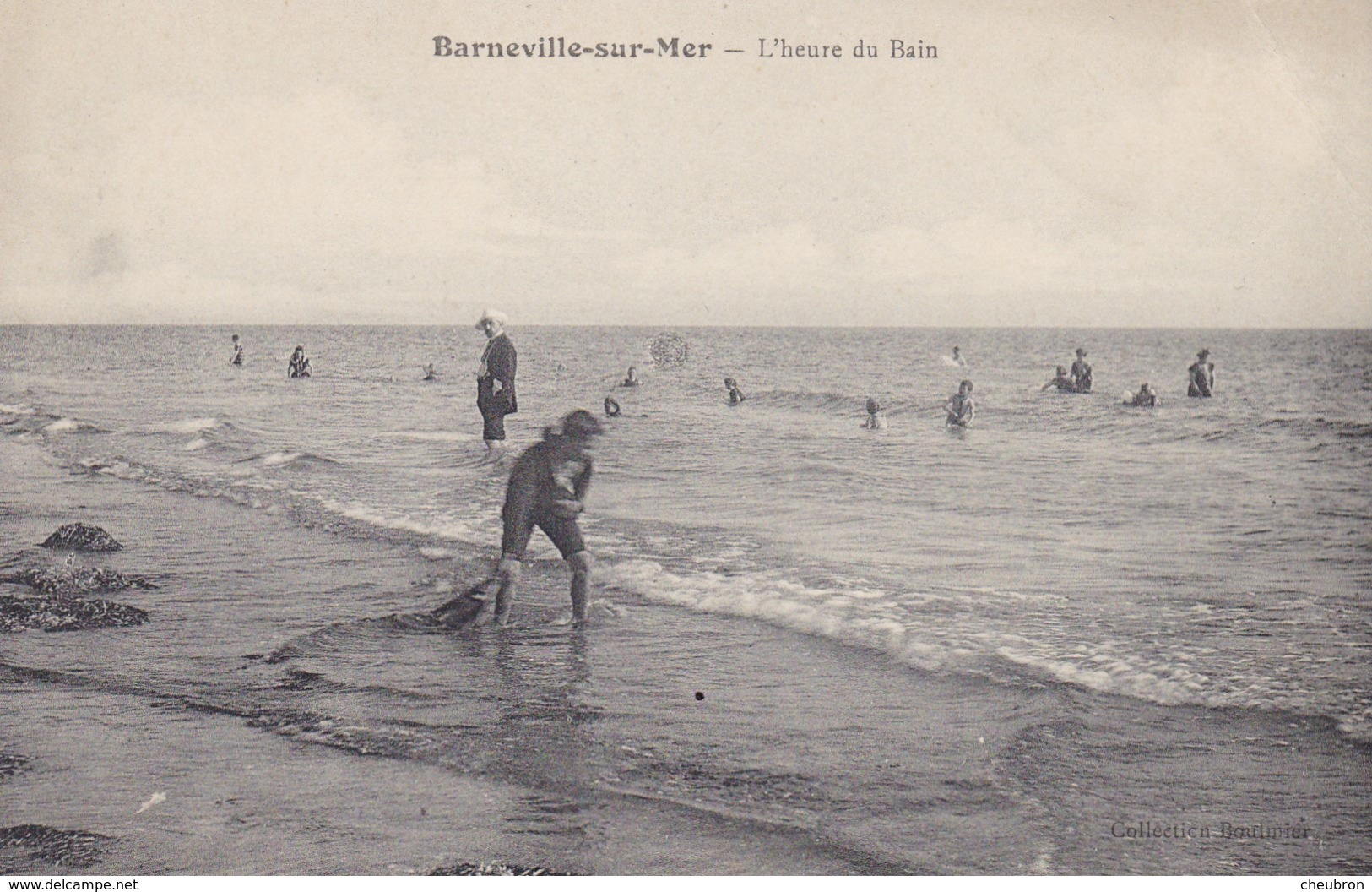 50. BARNEVILLE SUR MER. CPA. L'HEURE DU BAIN - Barneville