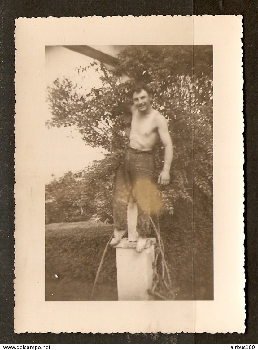 PHOTO ORIGINALE - JEUNE HOMME TORSE NU - NAKED YOUNG MAN - Personnes Anonymes