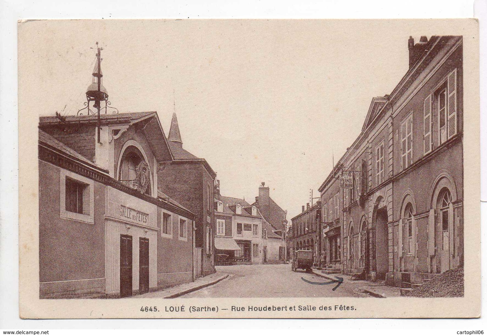 - CPSM LOUÉ (72) - Rue Houdebert Et Salle Des Fêtes 1950 - Photo A. Dolbeau 4645 - - Loue