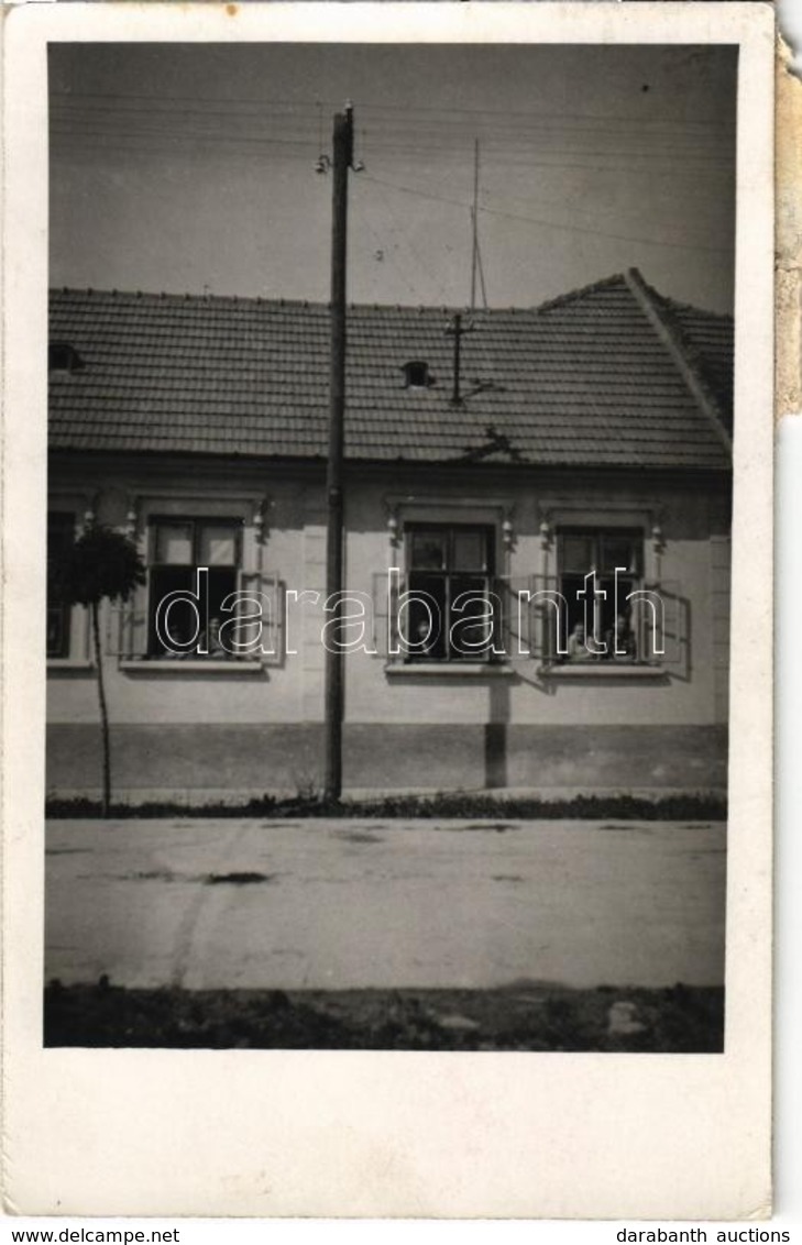 T2 1937 Dunaszerdahely, Dunajská Streda; Utcakép Lakóházzal / Street View With House. Photo - Zonder Classificatie