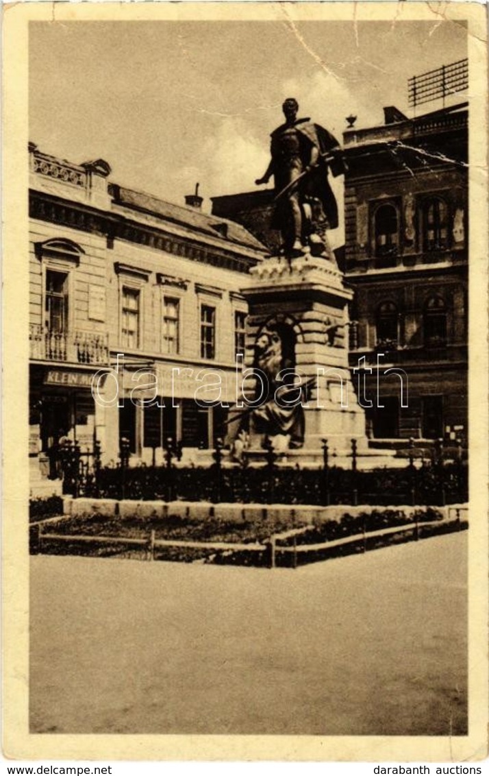 T2/T3 Komárom, Komárnó; Városháza, Klapka Szobor / Town Hall, Statue '1938 Komárom Visszatért' So. Stpl  (EK) - Zonder Classificatie