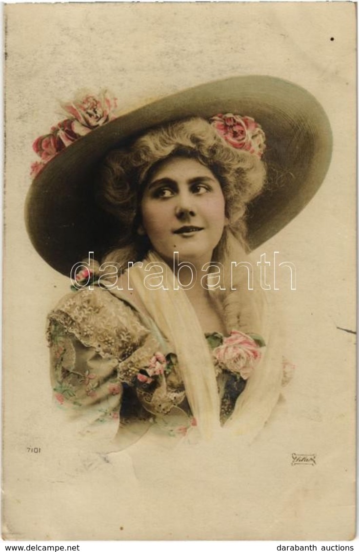 T2 1910 Lady With Hat - Unclassified