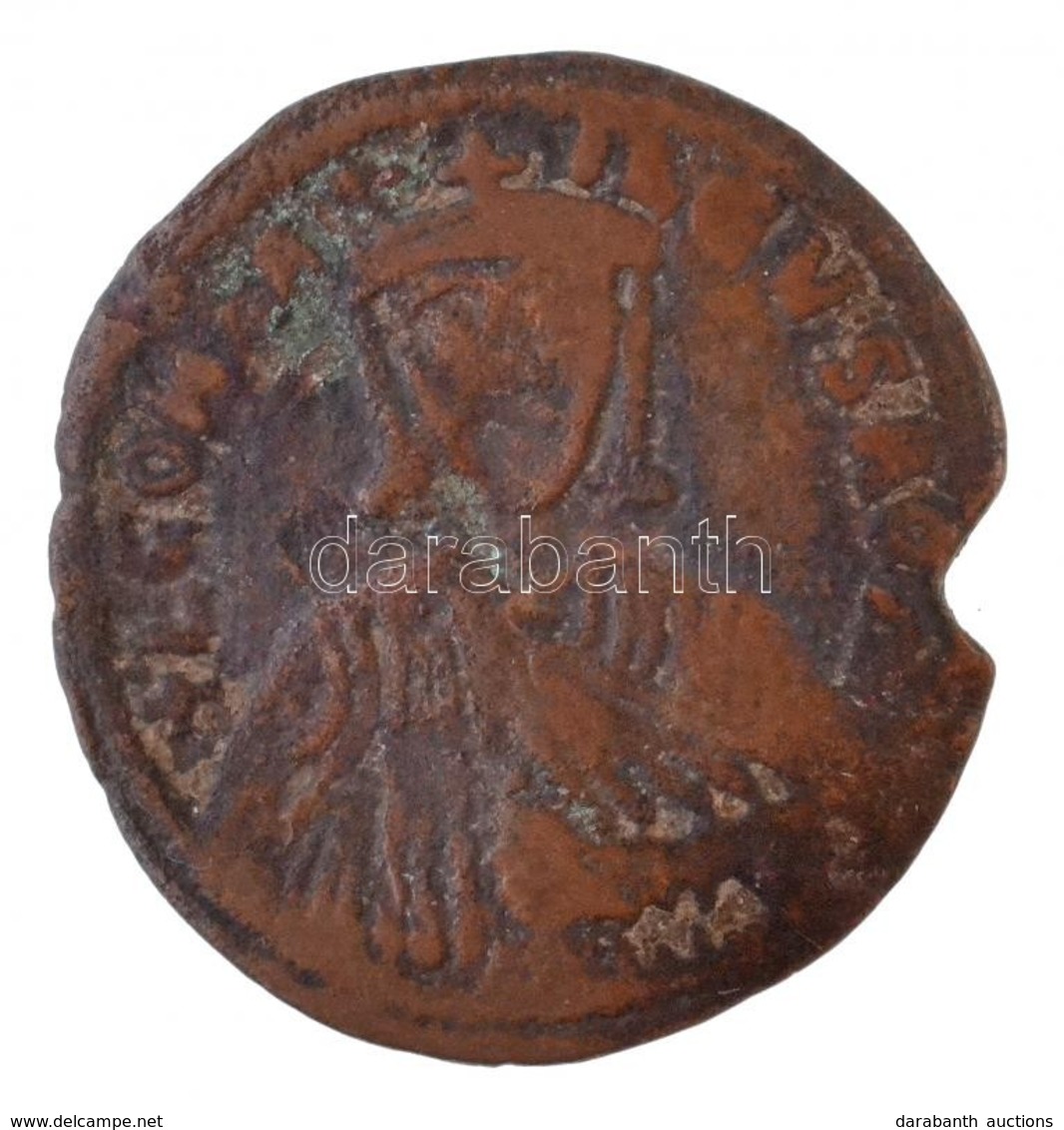 Bizánci Birodalom / Konstantinápoly / VI. León 886-912. AE Follis (6,75g) T:2- Ki.
Byzantine Empire / Constantinople / L - Zonder Classificatie