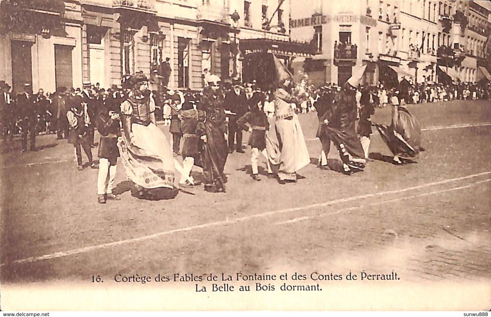 Cortège Des Fables De La Fontaine - La Belle Au Bois Dormant (Place Fernand Cocq) - Elsene - Ixelles