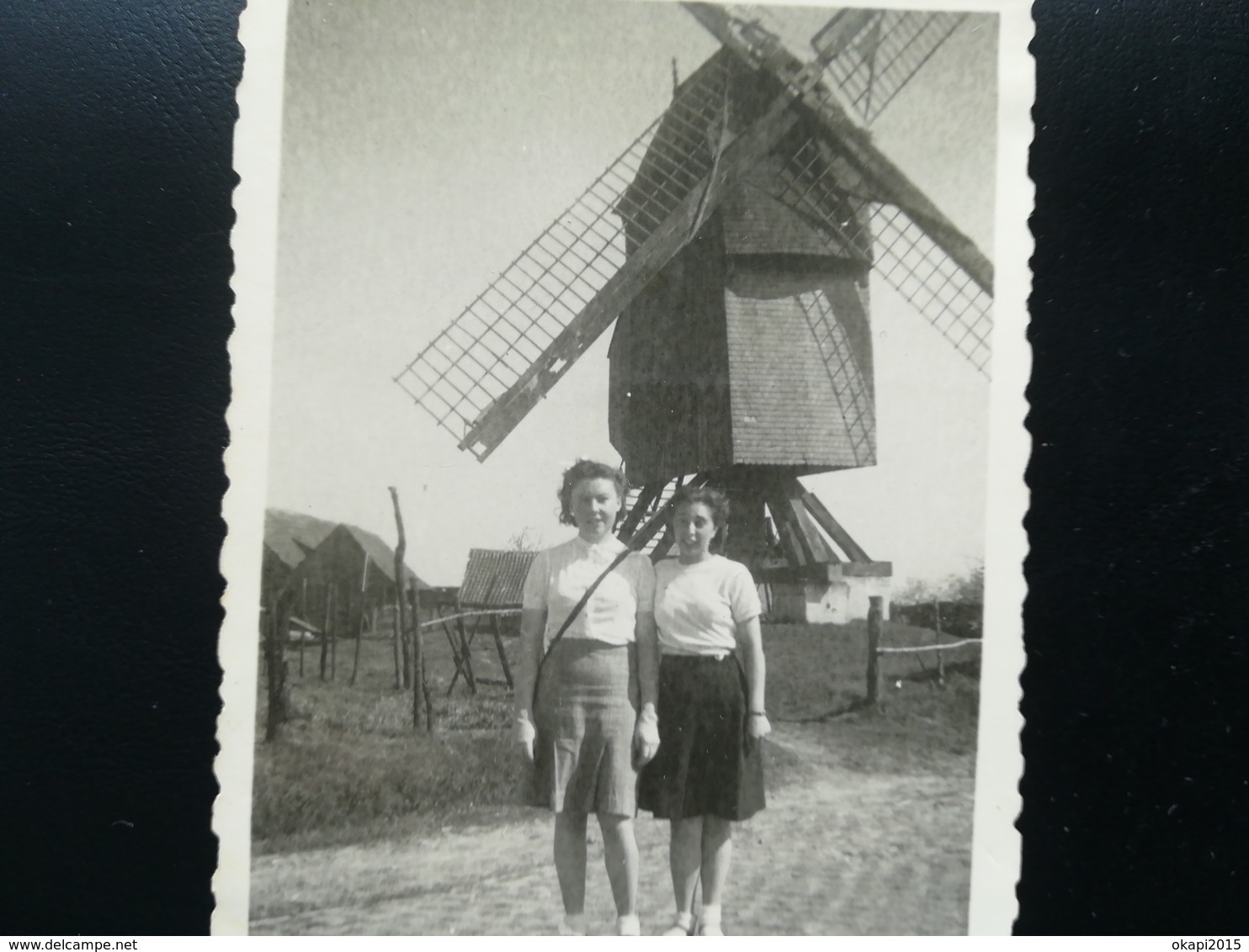 MOULIN À VENT SUR 1 PHOTO + 4 AUTRES PHOTOS FAMILLE Belgique + 3 CARTES POSTALES + NÉGATIFS PHOTOS DES AILES D UN MOULIN - Oggetti