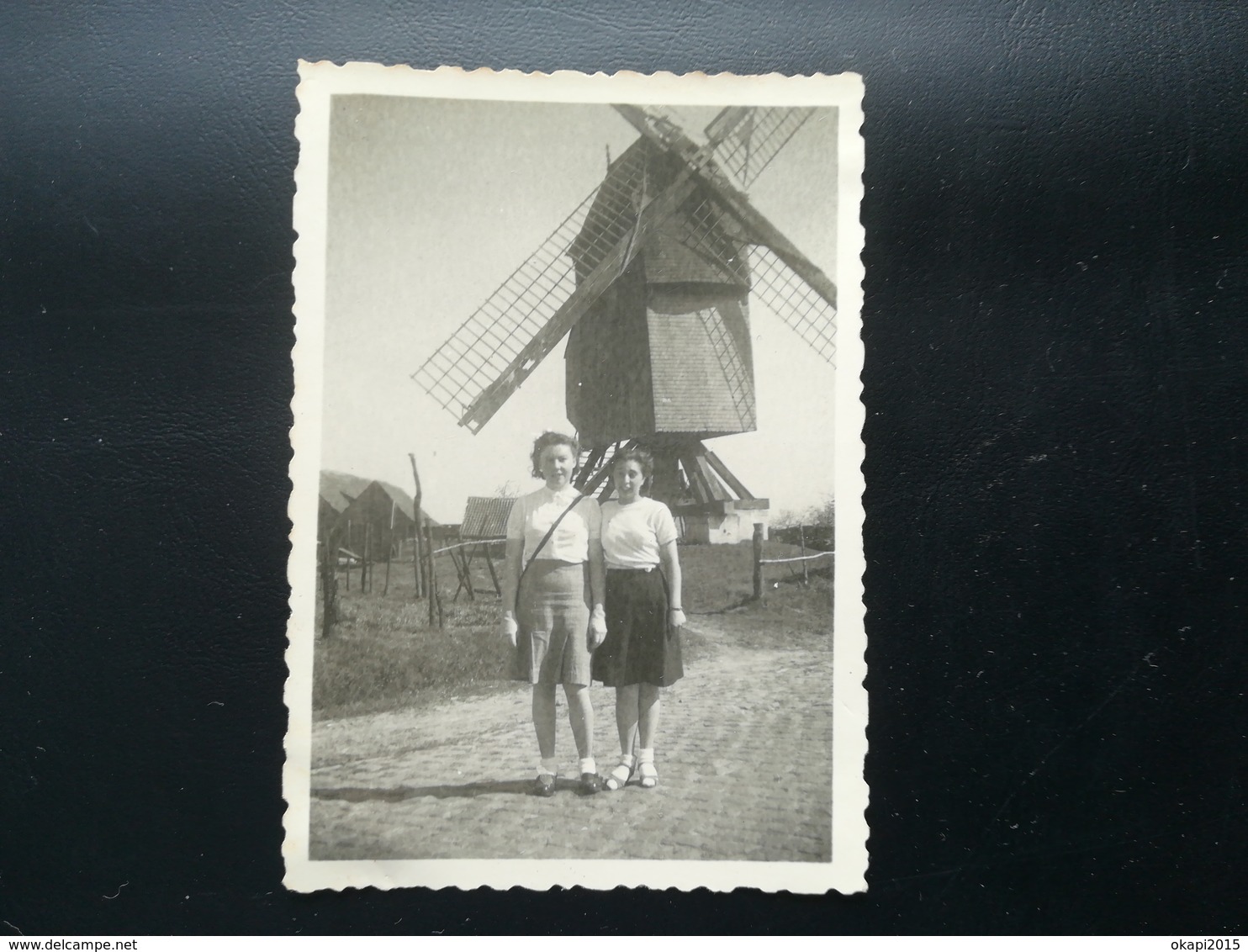 MOULIN À VENT SUR 1 PHOTO + 4 AUTRES PHOTOS FAMILLE Belgique + 3 CARTES POSTALES + NÉGATIFS PHOTOS DES AILES D UN MOULIN - Objets