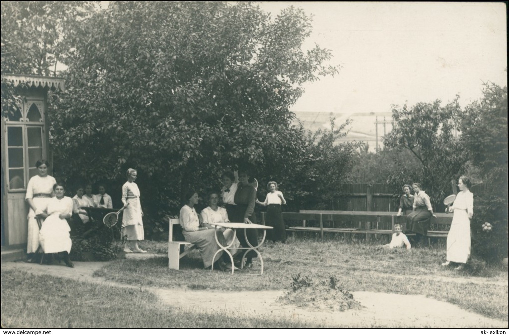 Foto  Frauen Im Garten Beim Tennis - Sport 1912 Privatfoto - Tennis