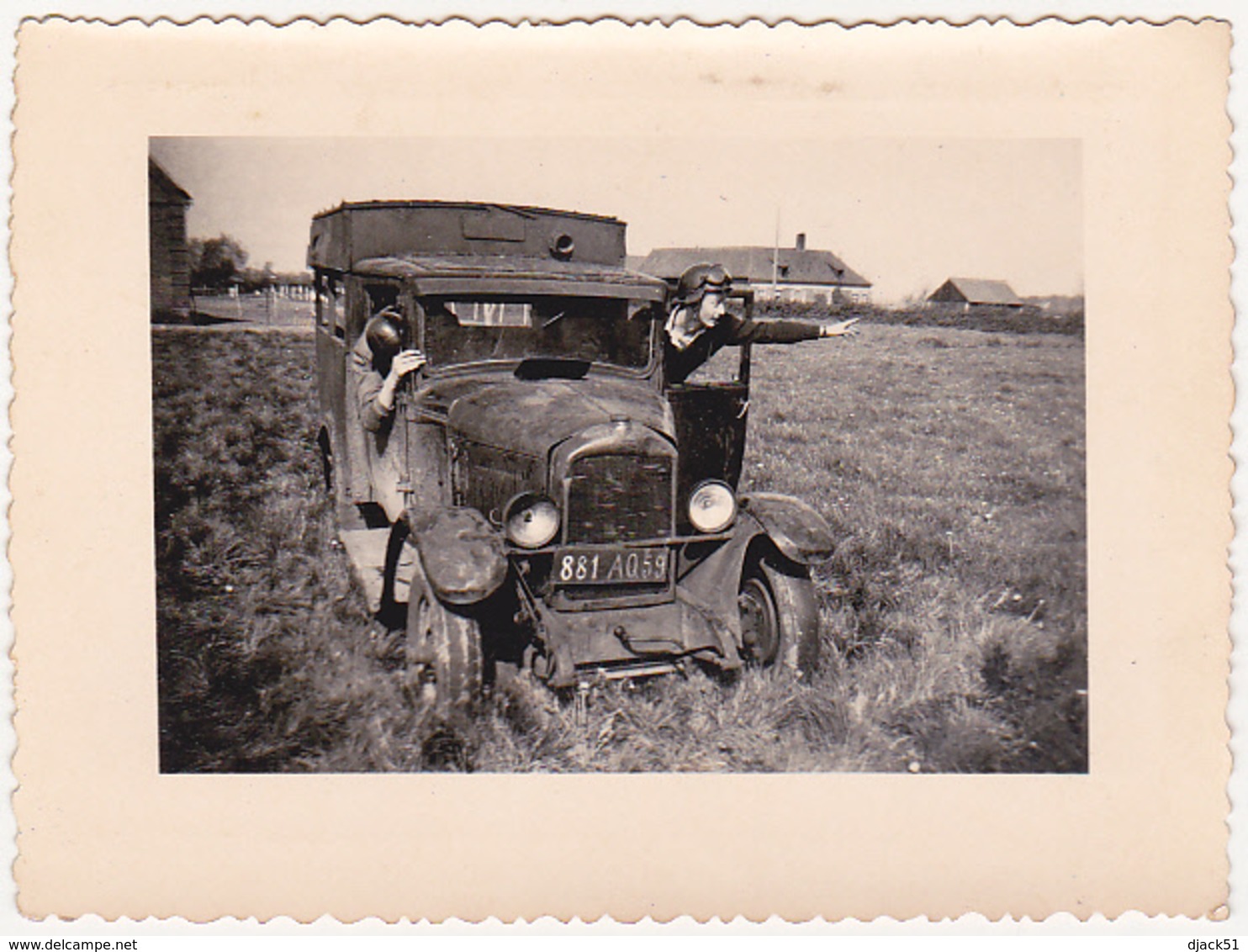 Ancienne Photo / Véhicule Militaire (à Identifier) - Cars