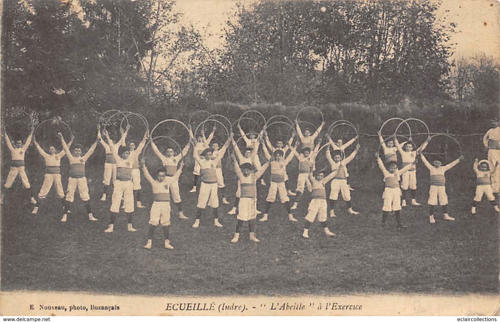 Ecueillé        36      Groupe De Gymnastes. L'Abeille à L'exercice    2         (voir Scan) - Other & Unclassified