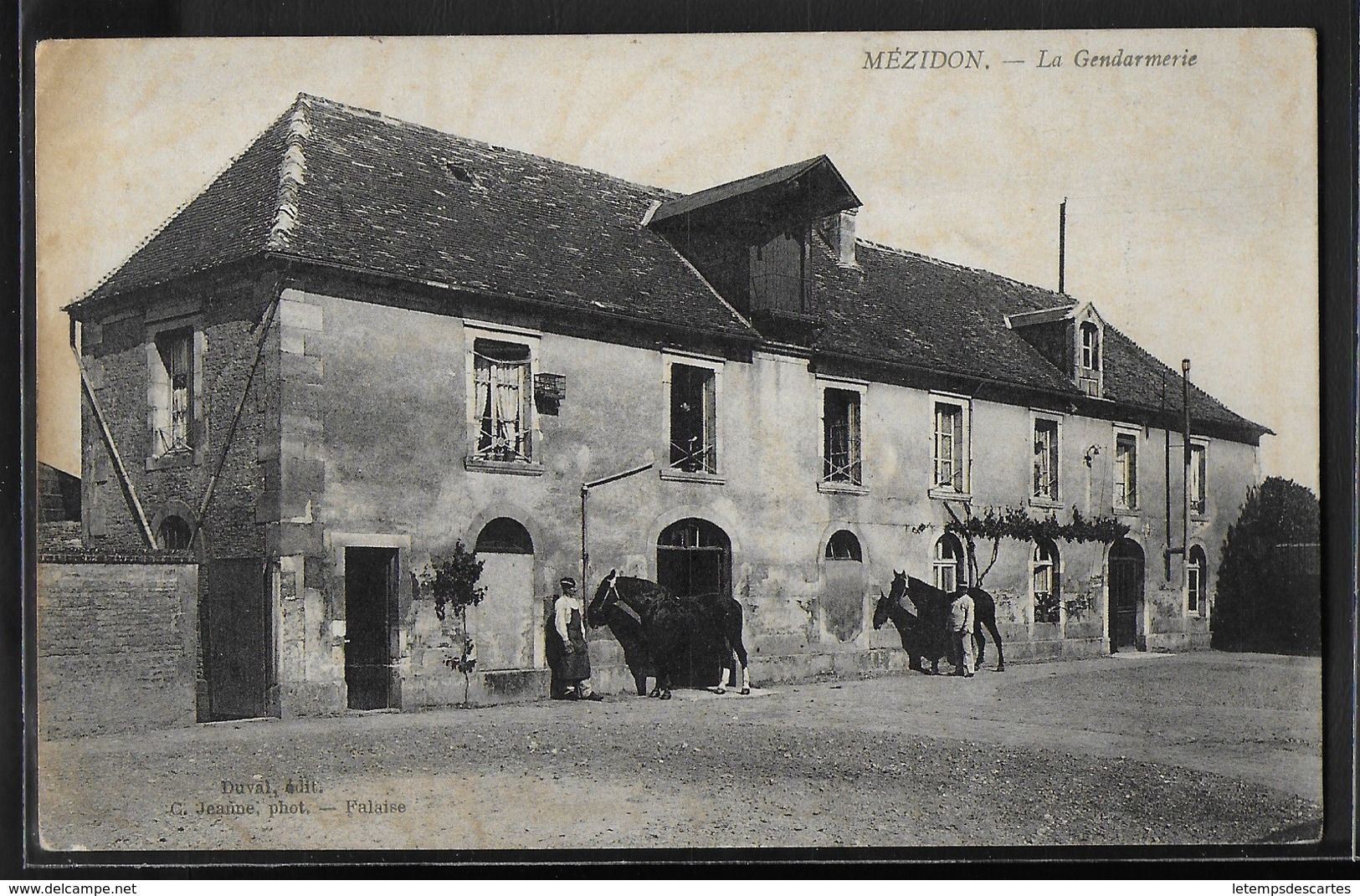 CPA 14 - Mézidon, La Gendarmerie - Autres & Non Classés