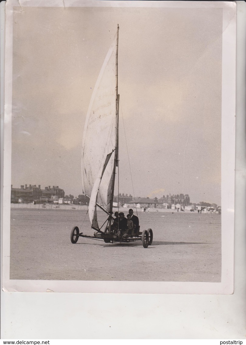 SKEGNESS  Lincolnshire, England YACHT ON WHEELS  25*20 CM Fonds Victor FORBIN 1864-1947 - Lugares