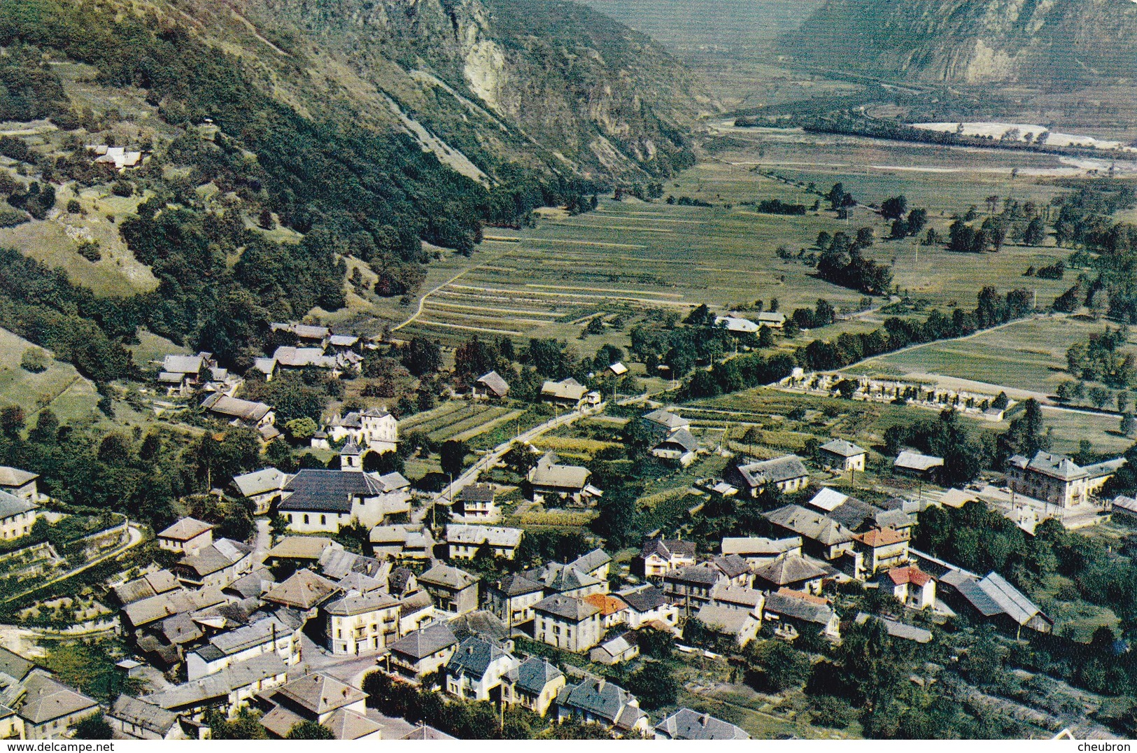 73. SAINT ETIENNE DE CUINES. RARETÉ. VUE AÉRIENNE. VUE GÉNÉRALE. ANNEE 1979 - Autres & Non Classés