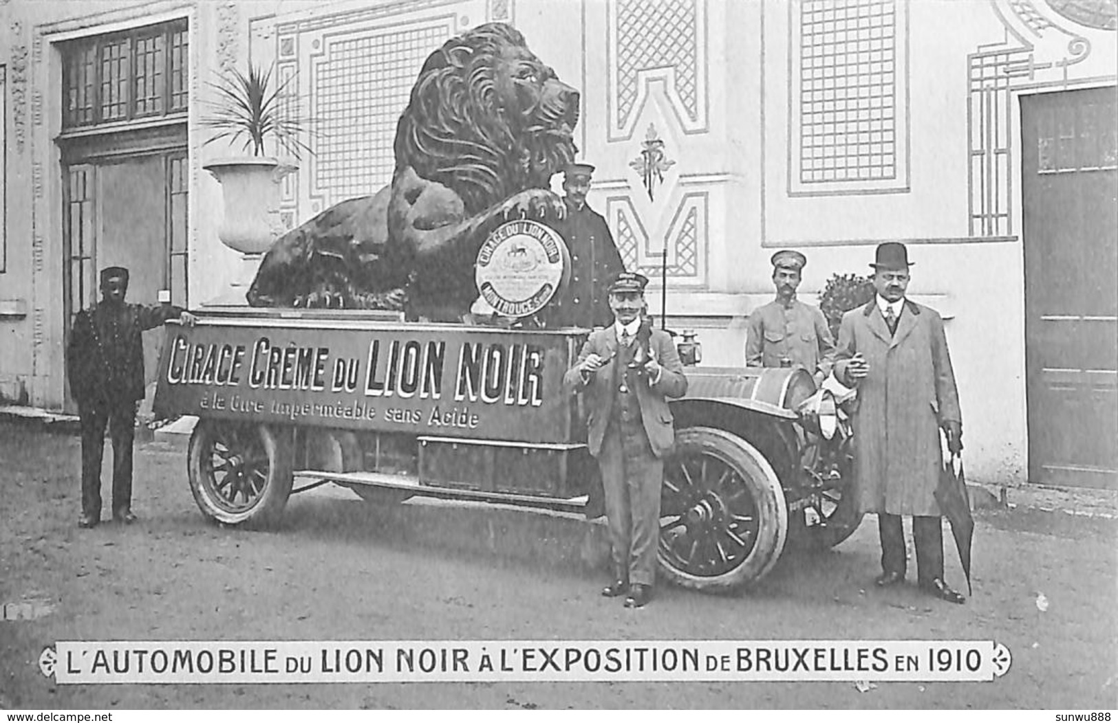 L'Automobile Du Lion Noir à L'Exposition En 1910 (cirage Oldtimer, Belle Animation) - Expositions Universelles