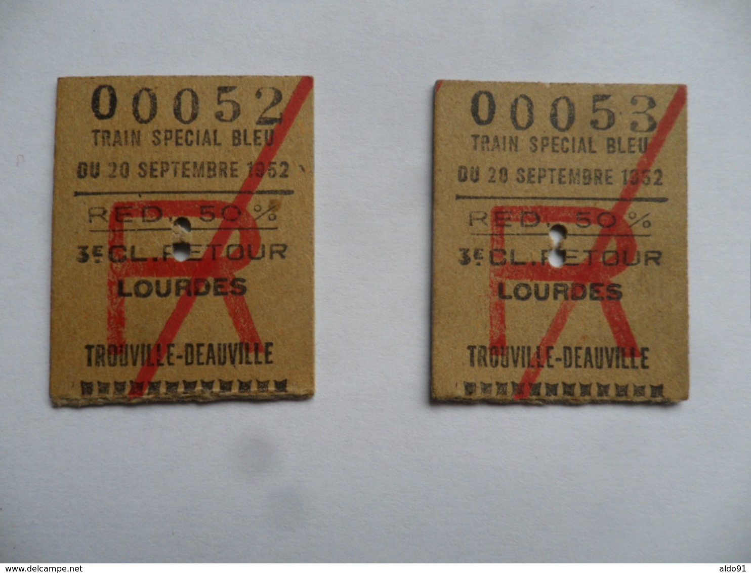 (Chemin De Fer - 3è Classe) - Lourdes>>Trouville - 2 Tickets "Train Spécial Bleu Du 20/09/1952" (Réd. 50%) - Europe