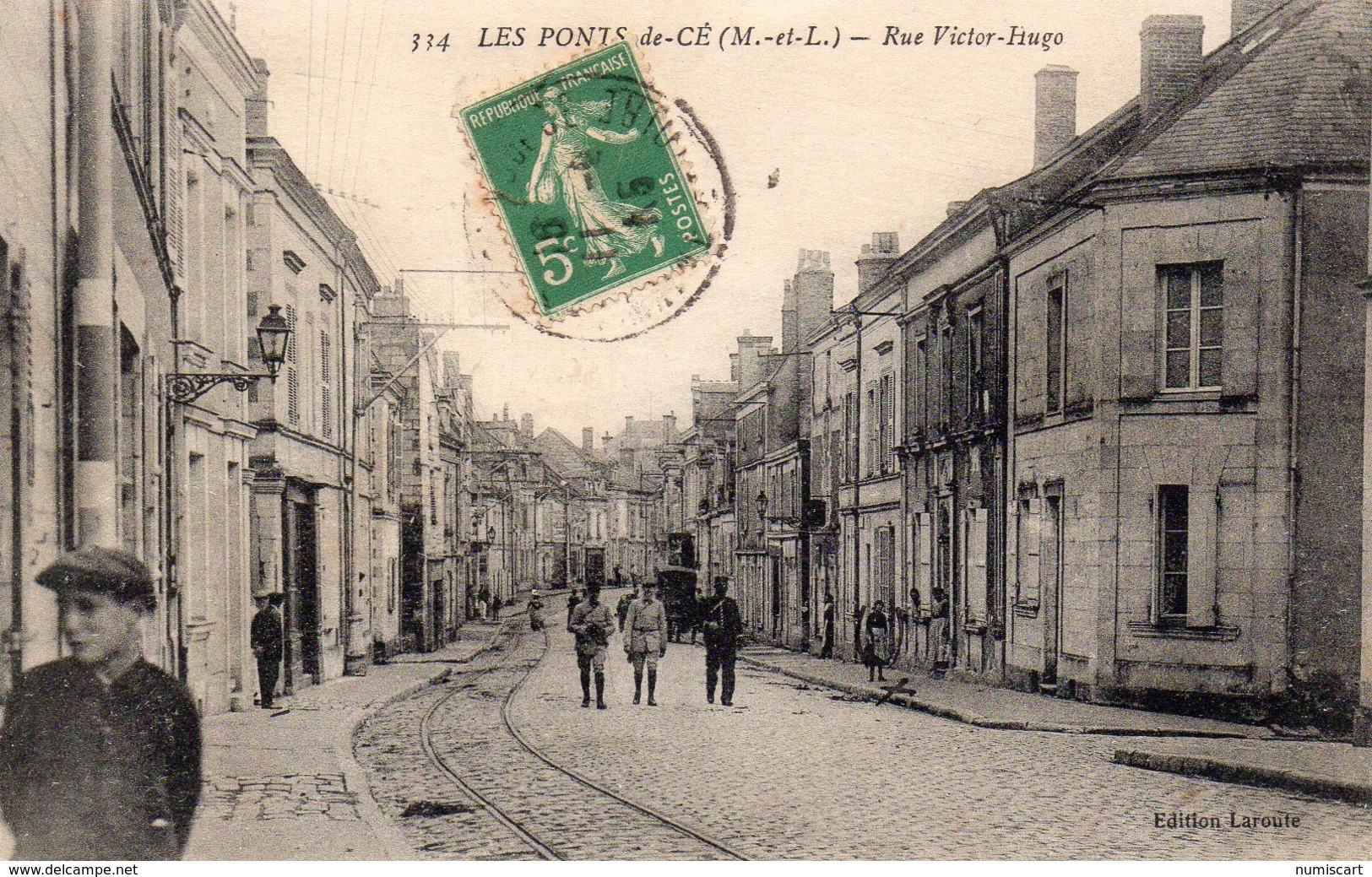 Les Ponts-de-Cé Animée Rue Victor Hugo Commerces - Les Ponts De Ce