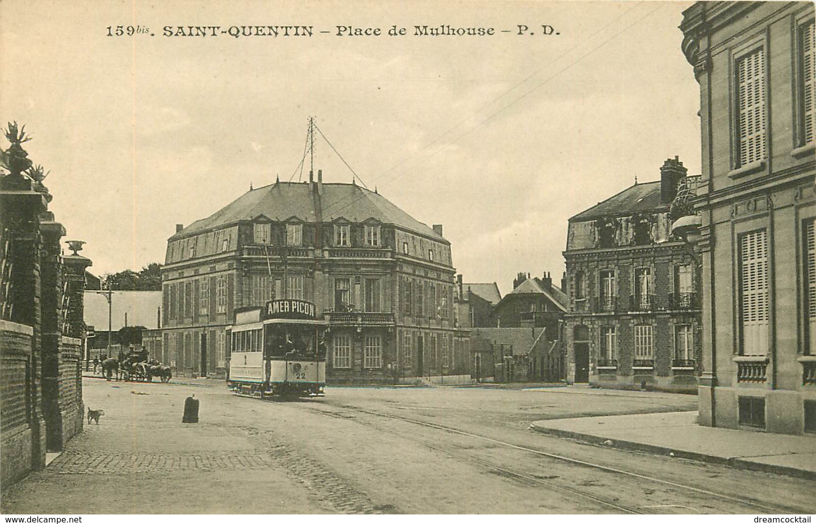 WW 2 Cpa 02 SAINT-QUENTIN. Place Du Lycée Rue Antoine Lécuyer Et Tramway Place De Mulhouse - Saint Quentin