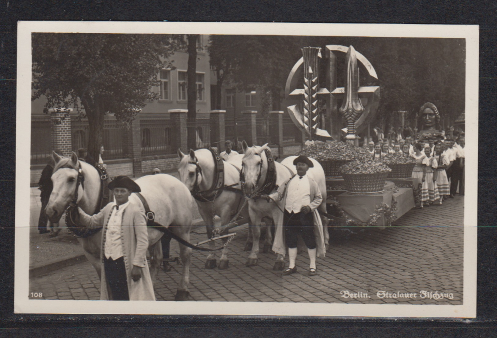 Dt.Reich Propagandakarte  "Berlin Stralauer Fischzug " Wagen Mit NS-Symbolen , EF516 Mit Gleichem SSt 1937 - Briefe U. Dokumente