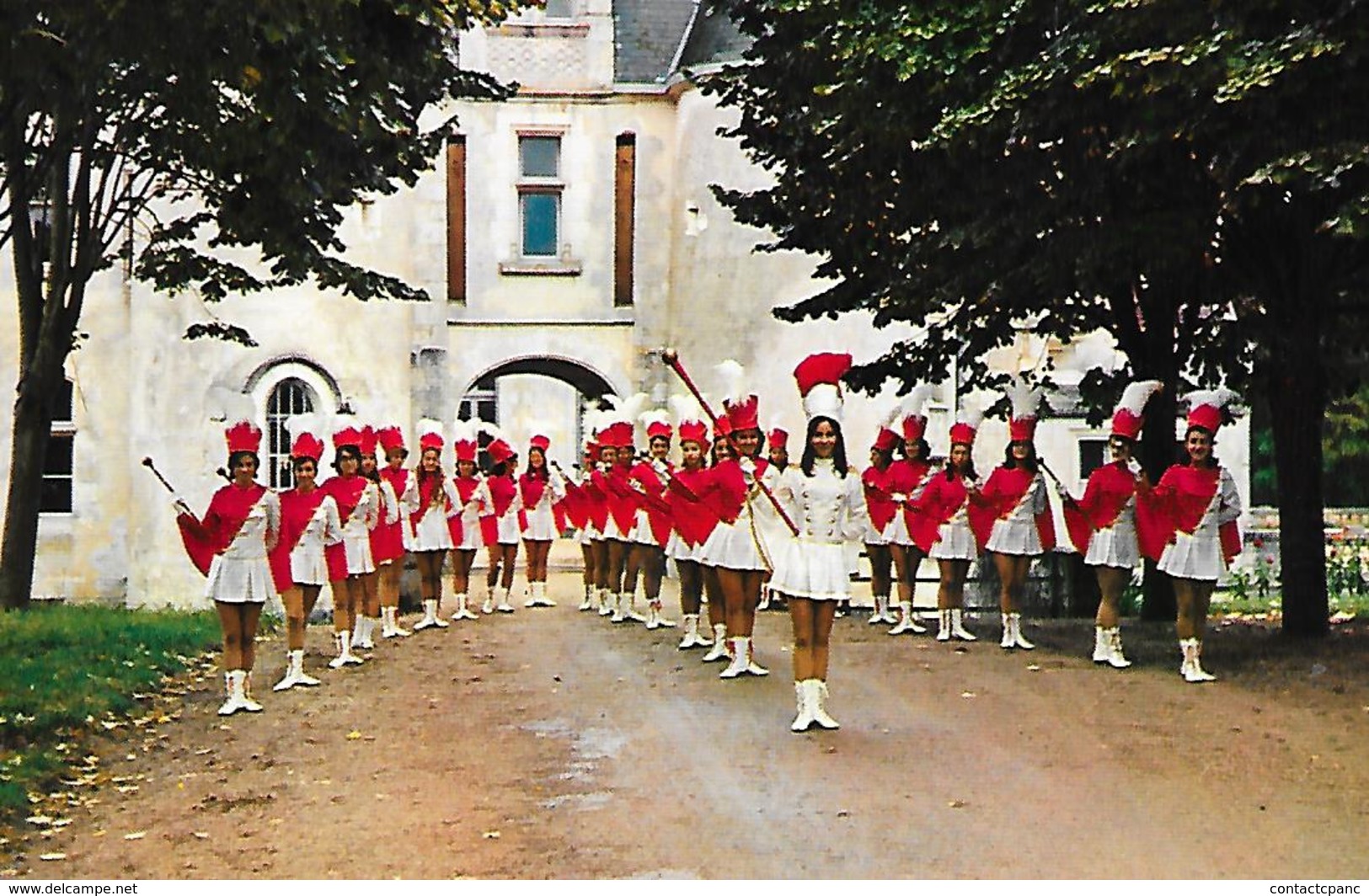 COSNE ( 58 ) - Les Majorettes De Cosne ( C.P.S.M. , Pt - Ft ) - Cosne Cours Sur Loire