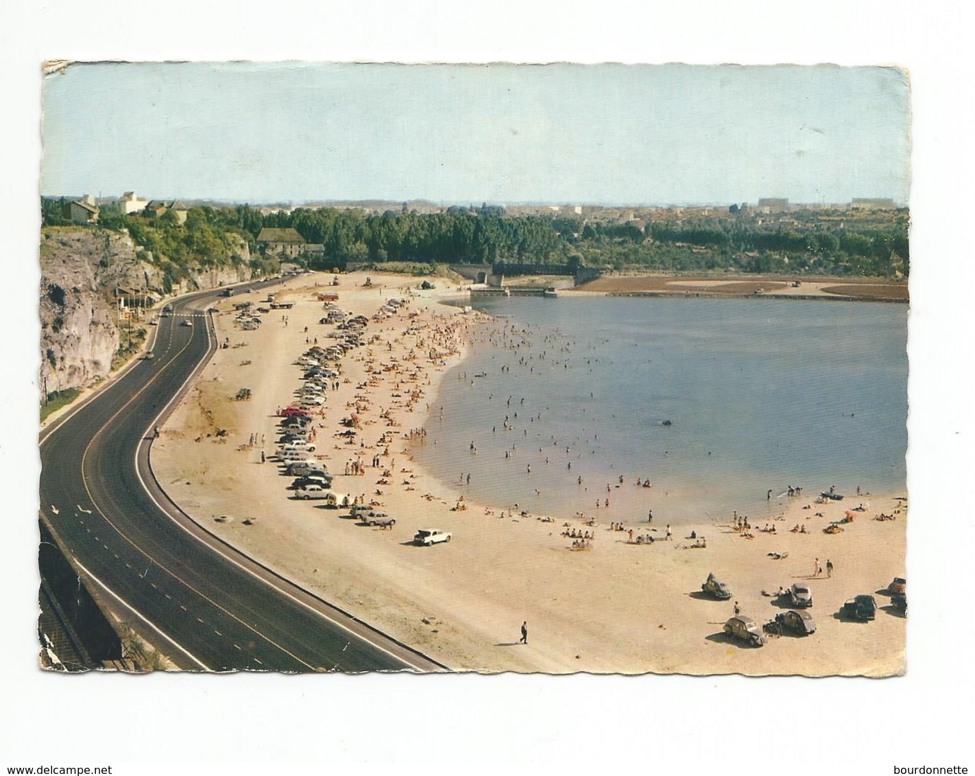 DIJON. Le Lac Vu Depuis Le Belvédère - Dijon