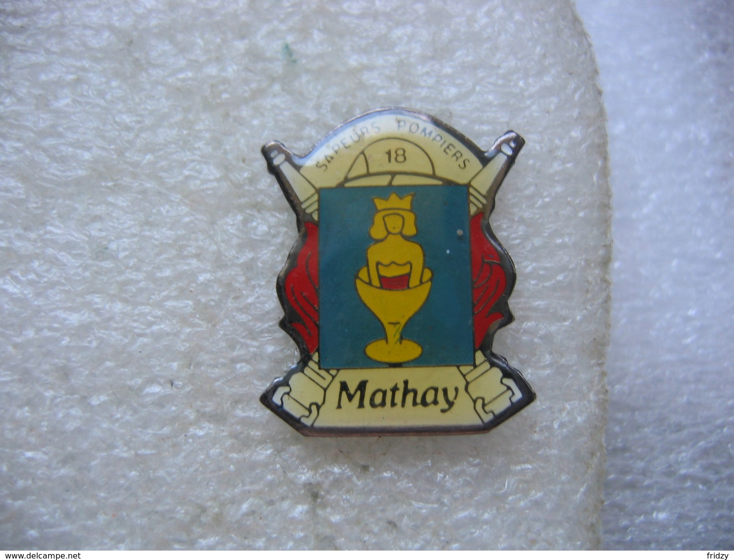 Pin's Des Sapeurs Pompiers De La Commune De MATHAY - Pompiers