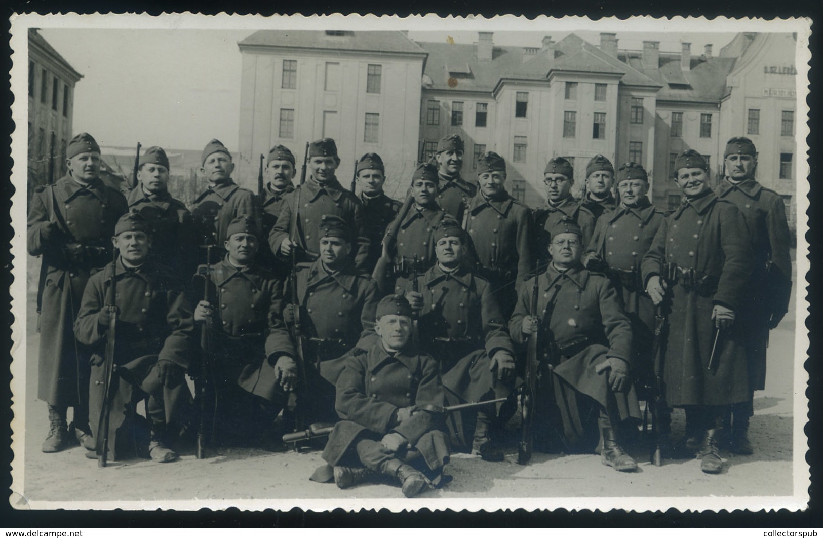 BUDAPEST 1940. Károly Laktanya , Katonák  Fotós Képeslap - Ungarn