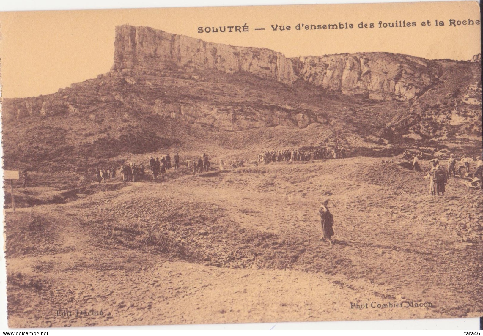 CPA - SOLUTRE - Vue D'ensemble Des Fouilles Et La Roche - Other & Unclassified