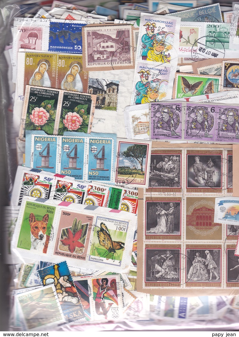 1 Kg TIMBRES MONDE - Petits Et Grands Formats-  Sur Fragments - En Provenance Des Missions - Vrac (min 1000 Timbres)