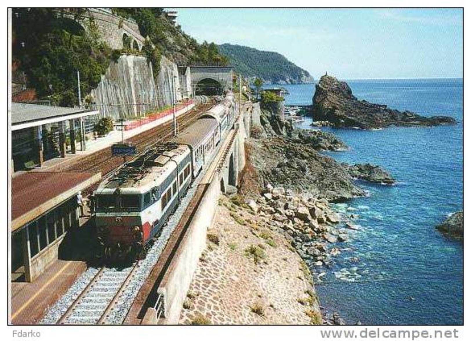 TCS 05/12 Treno E.656.598 Costruito Casertane-Lucane Nel 1989 Transita Framura (SP) Rairoad Treain Railweys Treni - Gares - Avec Trains