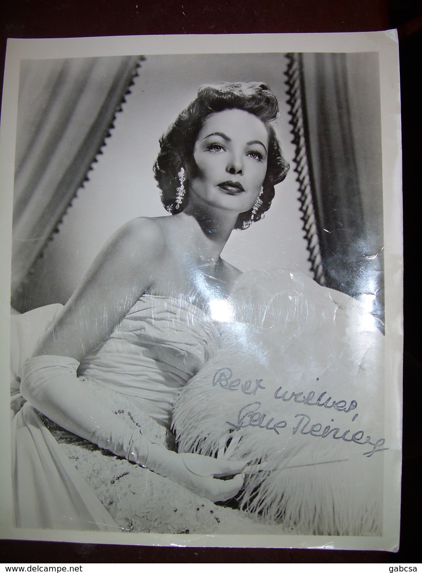 Gene Tierney /Laura/ Original Autograph On Big Photo - Sonstige & Ohne Zuordnung