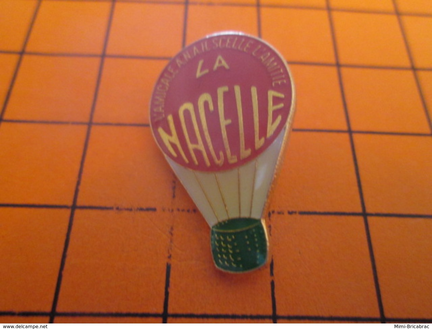 1012A Pins Pin's / Rare & Belle Qualité  THEME MONTGOLFIERES / BALLON LIBRE LA NACELLE ANARCHIE L'AMICALE ANAR SCELLE L' - Montgolfières