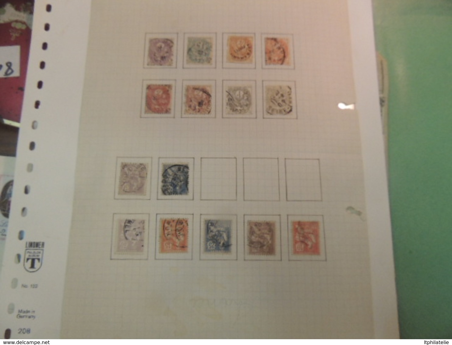 AFFAIRE  GROS CARTON DIRECT DU COLLECTIONNEUR  A EXAMINER UN PEU DE TOUT  TIMBRES CARTES  DIVERS VOIR PHOTOS