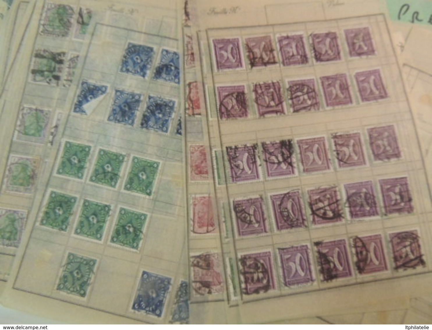 AFFAIRE  GROS CARTON DIRECT DU COLLECTIONNEUR  A EXAMINER UN PEU DE TOUT  TIMBRES CARTES  DIVERS VOIR PHOTOS